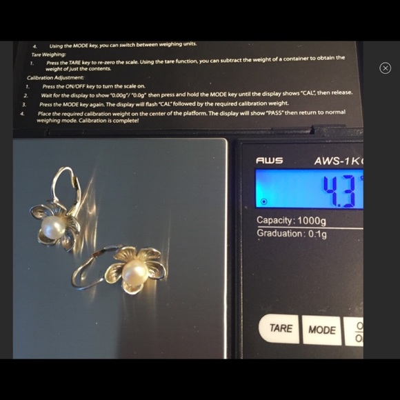 SALE ☄️Solid 14K Gold And Pearl Flower Earrings EC - Picture 2 of 11